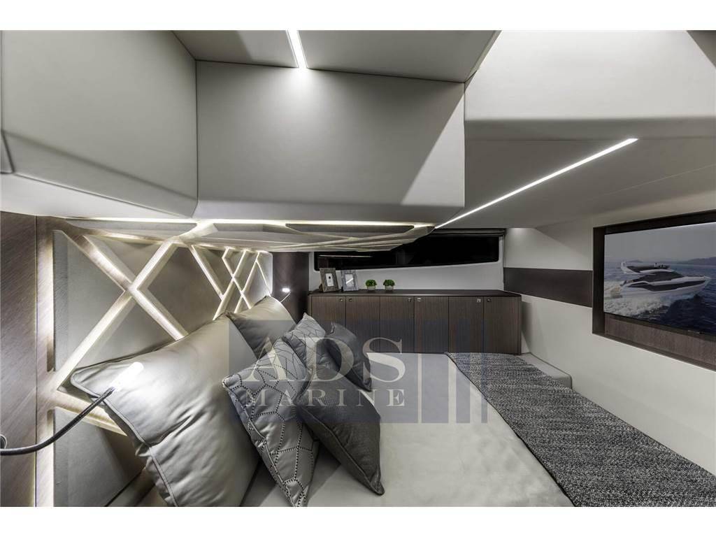 Galeon 440 fly
