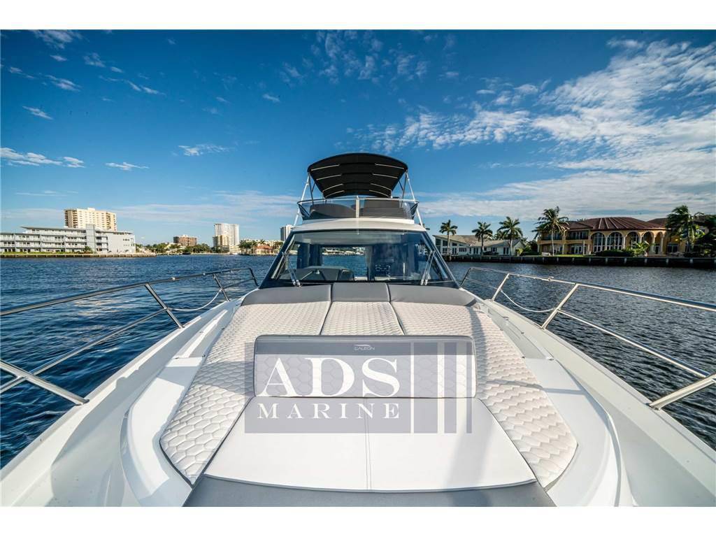 Galeon 400 fly