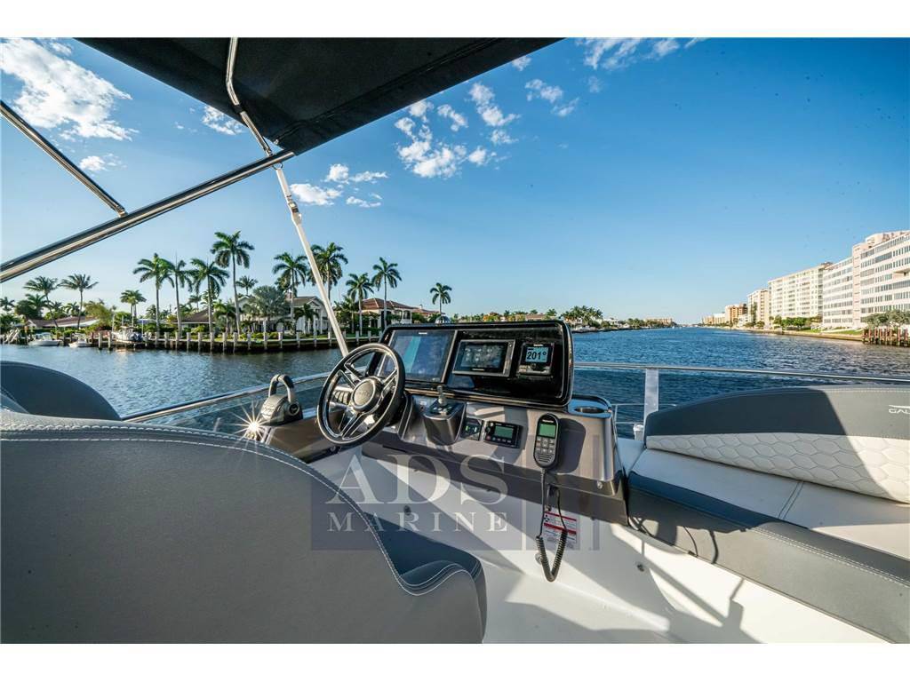 Galeon 400 fly
