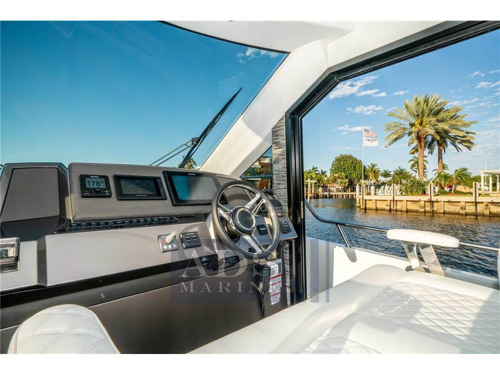 Galeon 400 fly