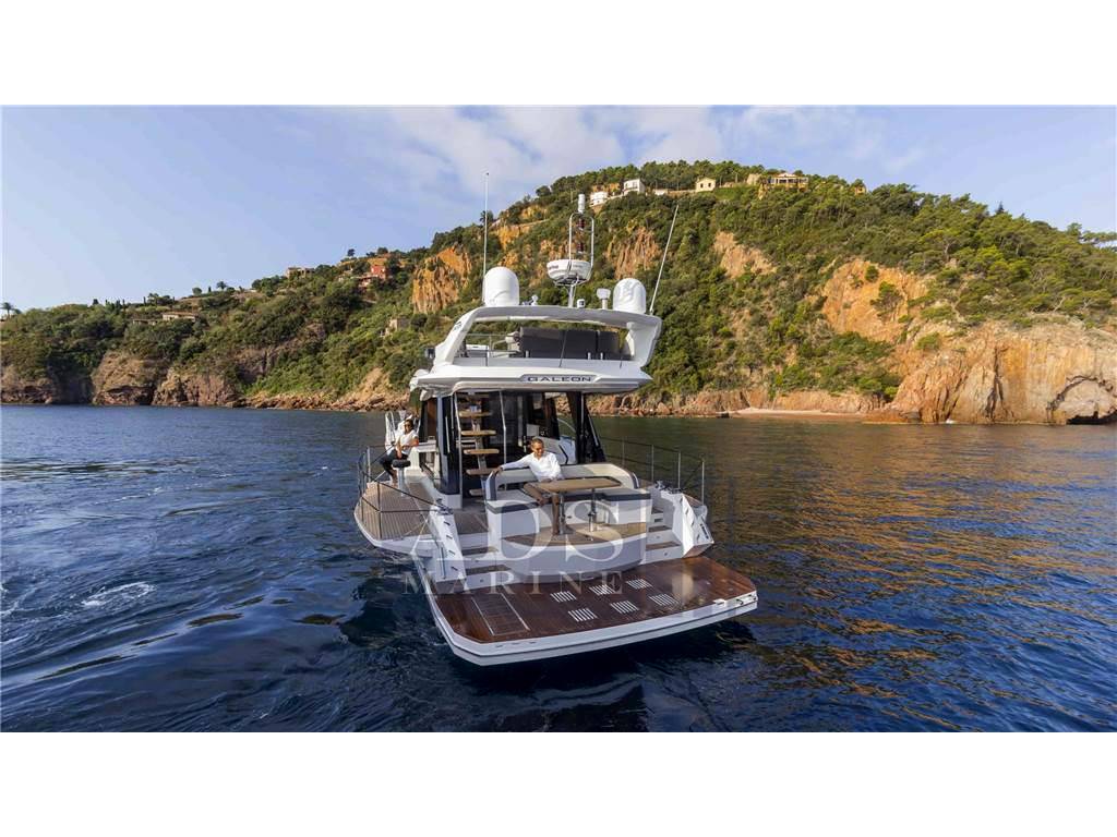 Galeon 500 fly