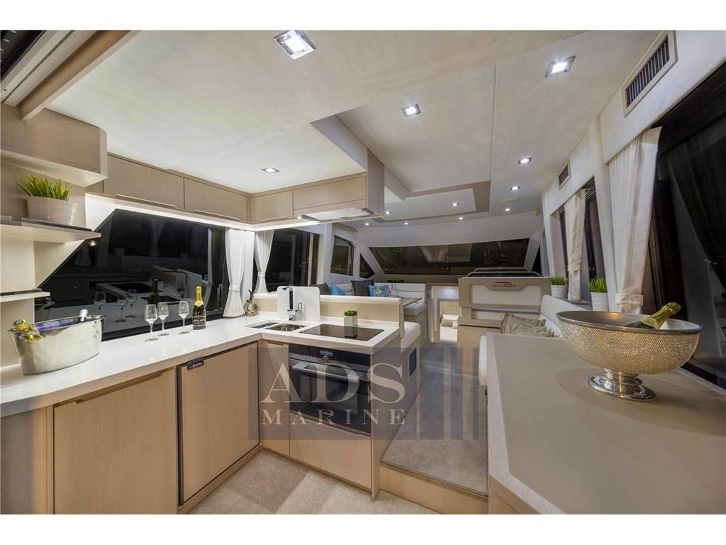 Galeon 460 fly
