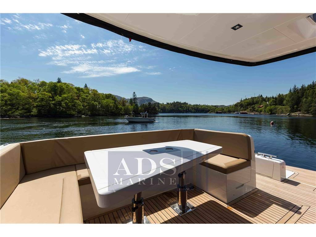 Galeon 460 fly