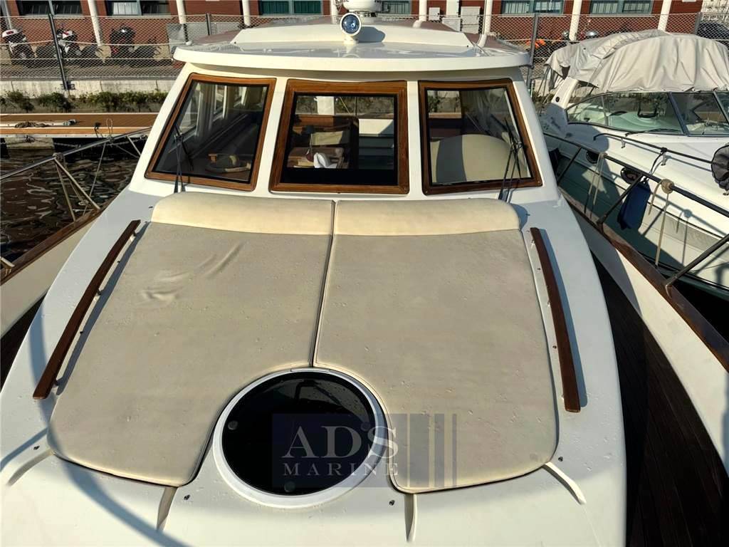 Solare 40 lobster