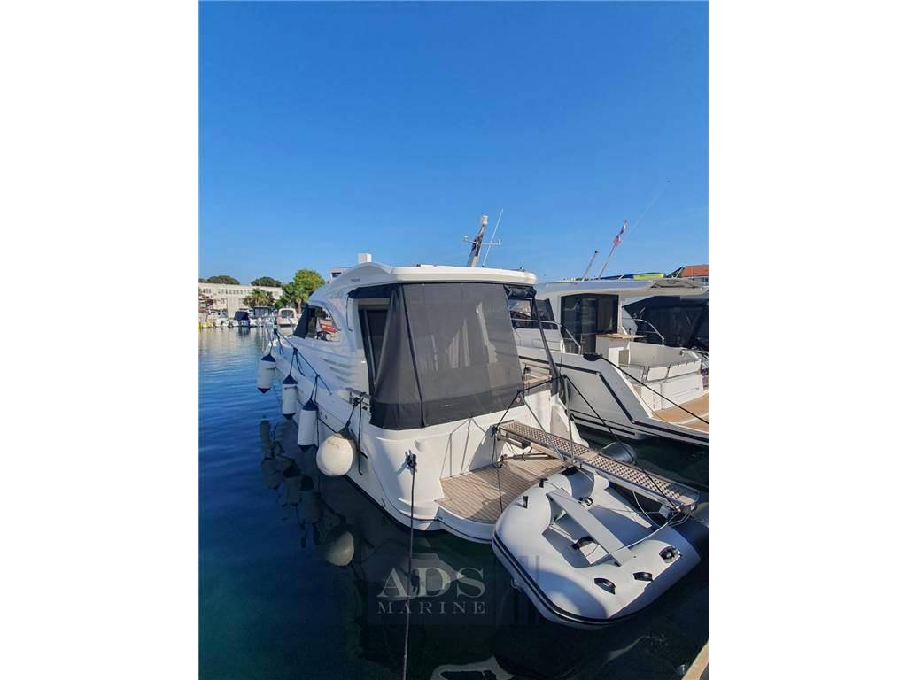 Galeon 330