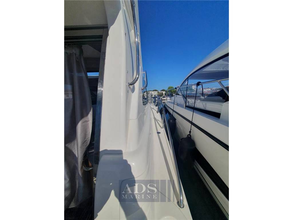 Galeon 330