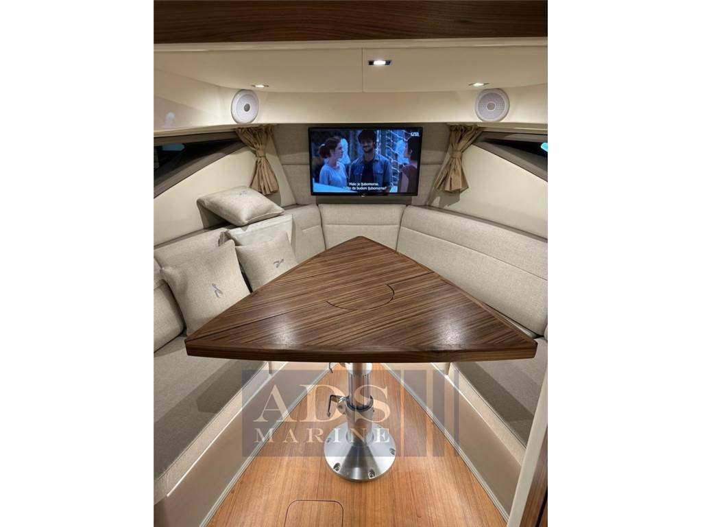 Sea ray 320 spx sundancer