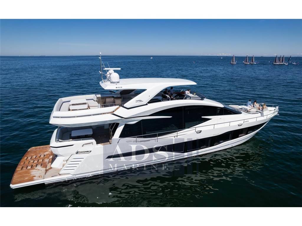 Galeon 800 fly