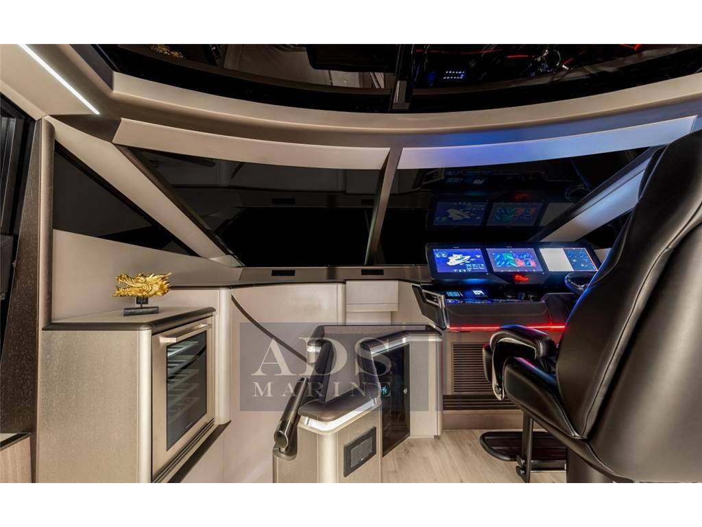 Galeon 800 fly