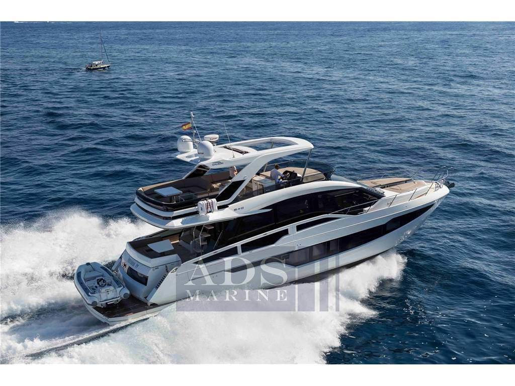 Galeon 640 fly