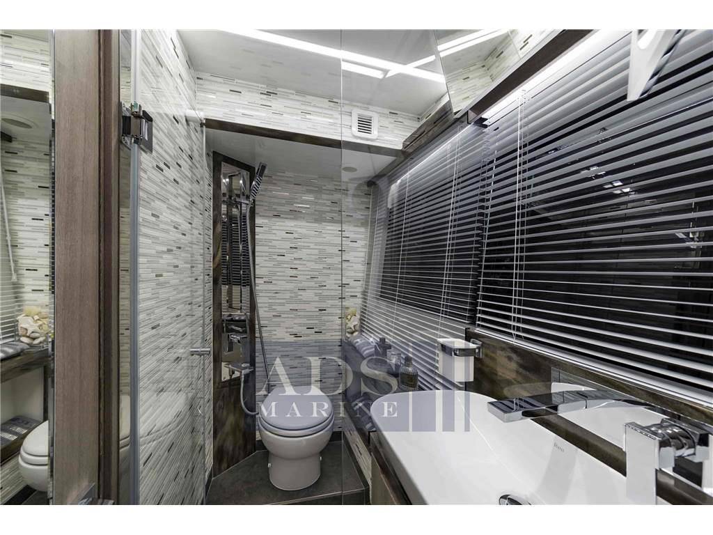 Galeon 640 fly