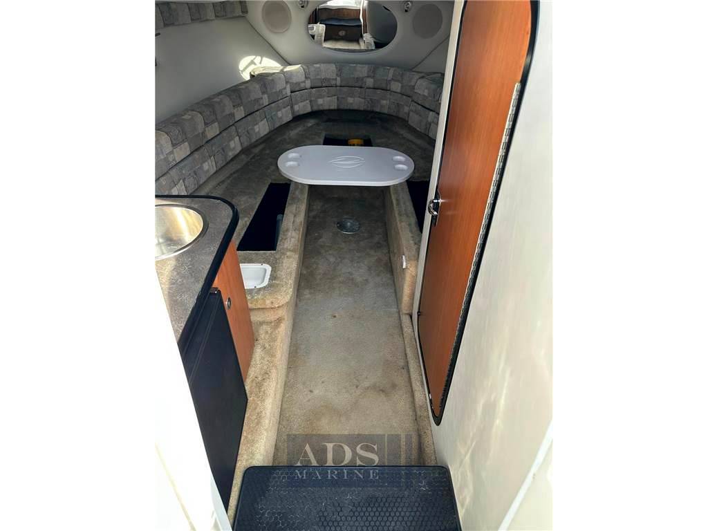 Crownline 275