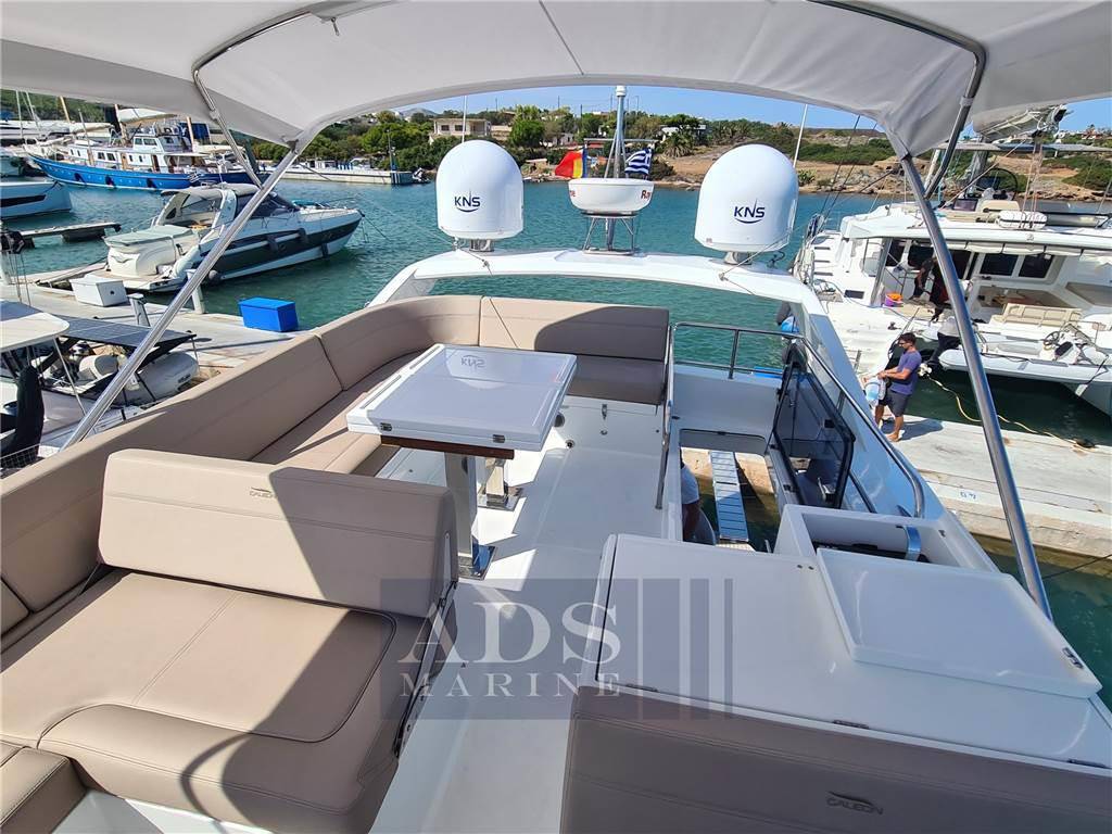 Galeon 500 fly