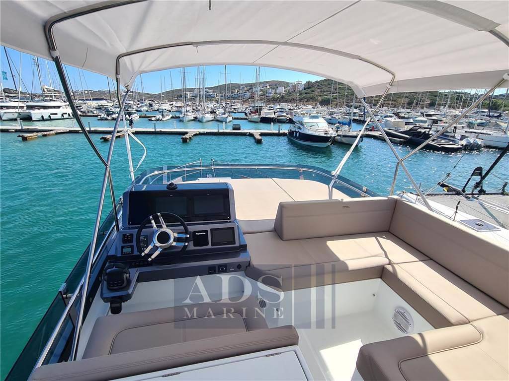 Galeon 500 fly