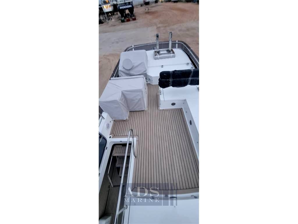 Galeon 500 fly