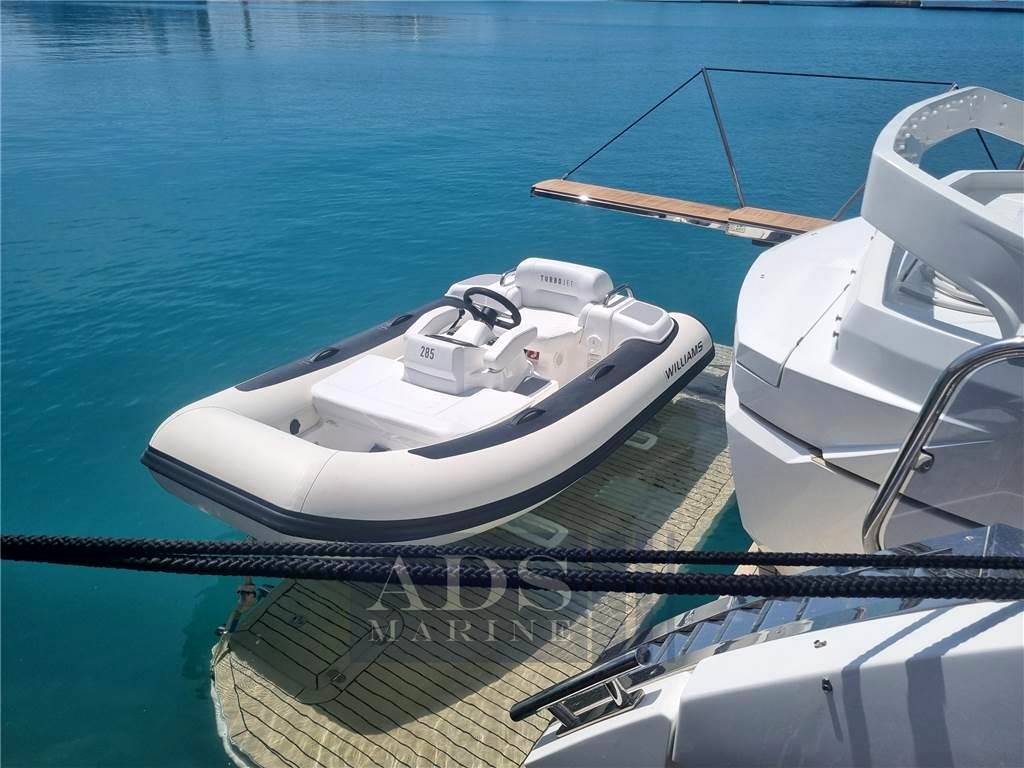 Galeon 500 fly