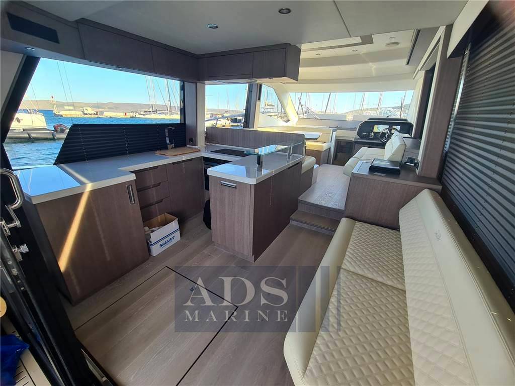 Galeon 500 fly