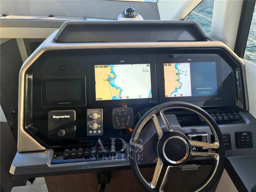 Galeon 500 fly