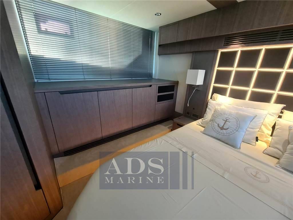 Galeon 500 fly