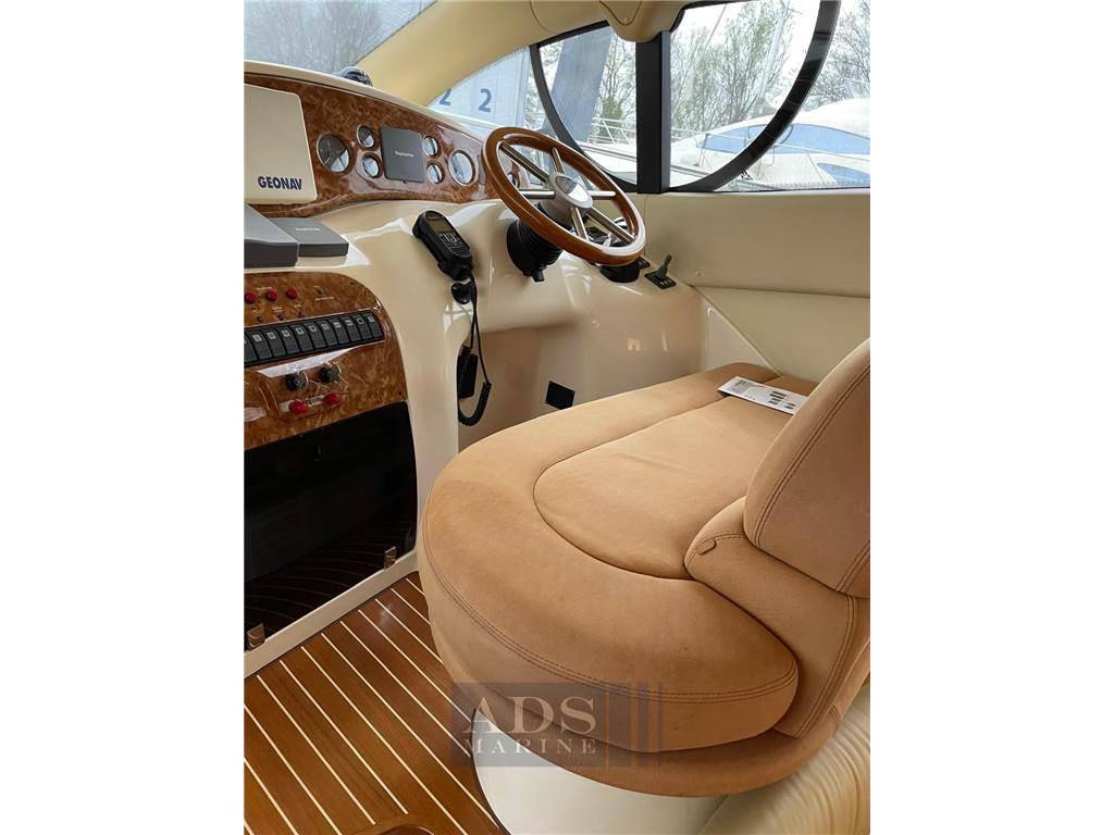 Azimut 42 fly