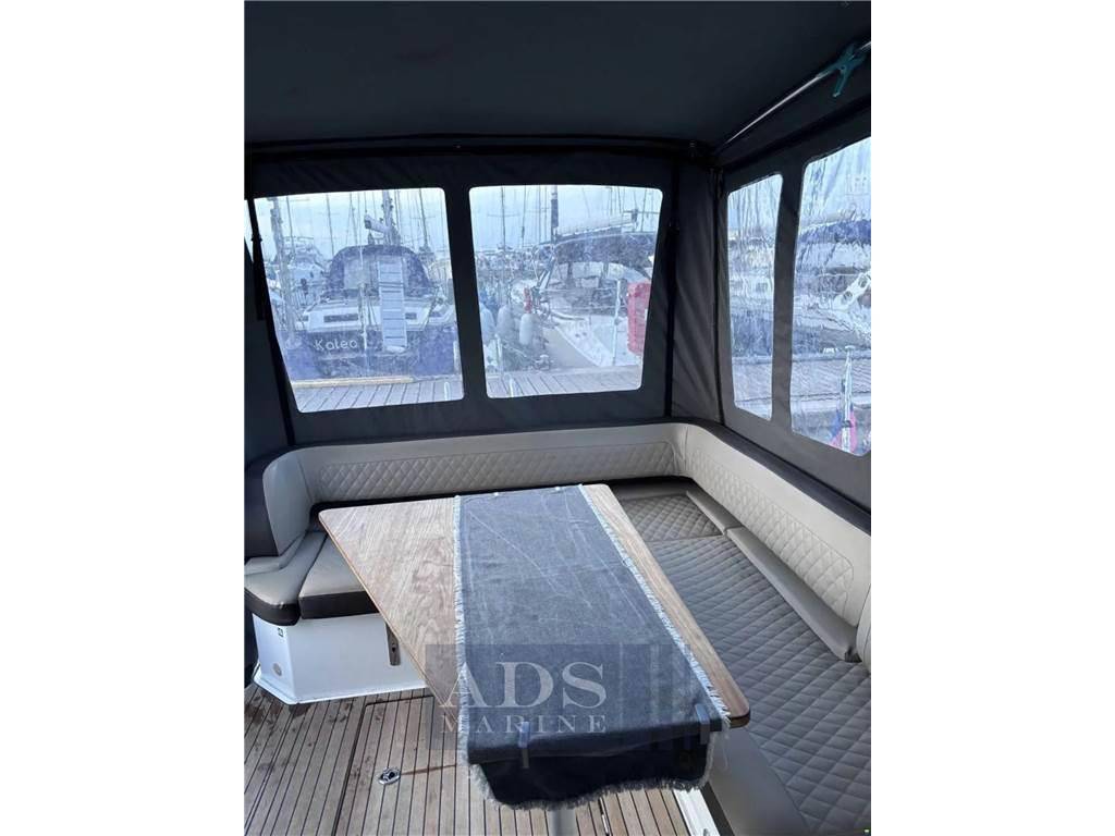 Bavaria S 33 hard top