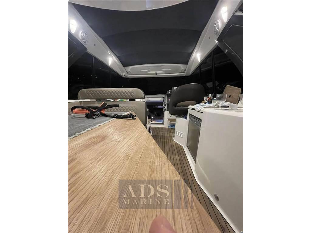 Bavaria S 33 hard top