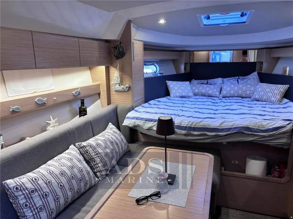 Bavaria S 33 hard top