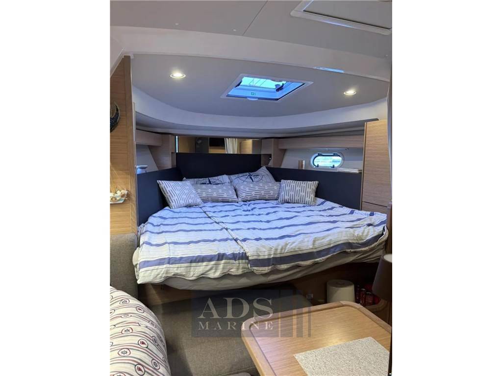 Bavaria S 33 hard top
