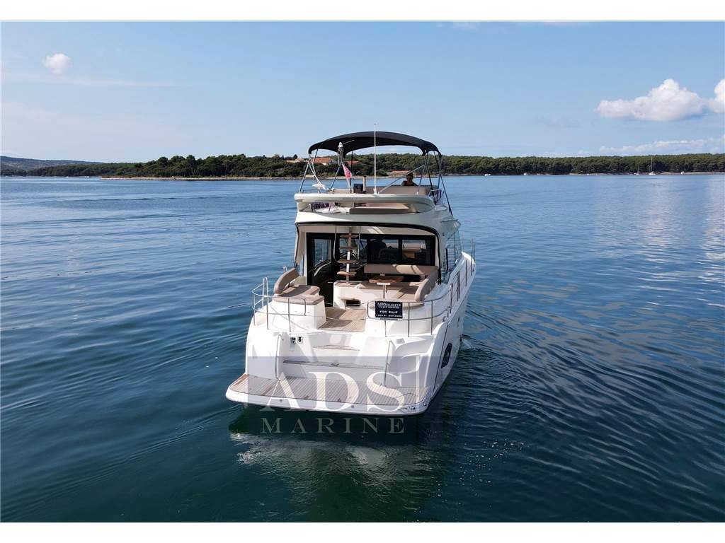 Bavaria E 40 fly - 40