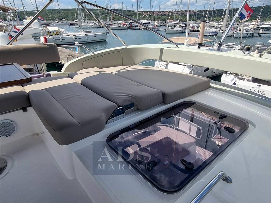 Bavaria E 40 fly - 40
