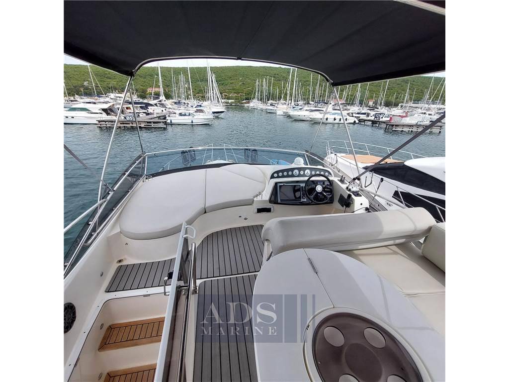 Galeon 440 fly