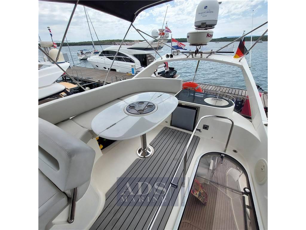 Galeon 440 fly