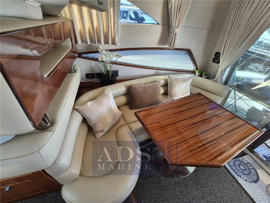 Galeon 440 fly
