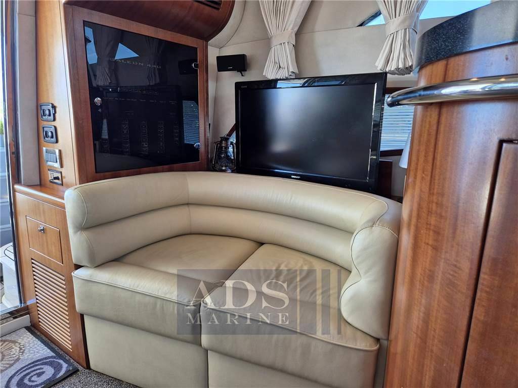 Galeon 440 fly