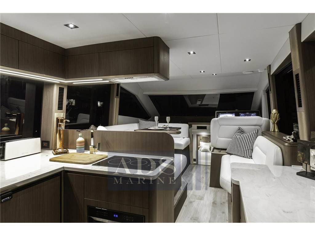 Galeon 480 fly