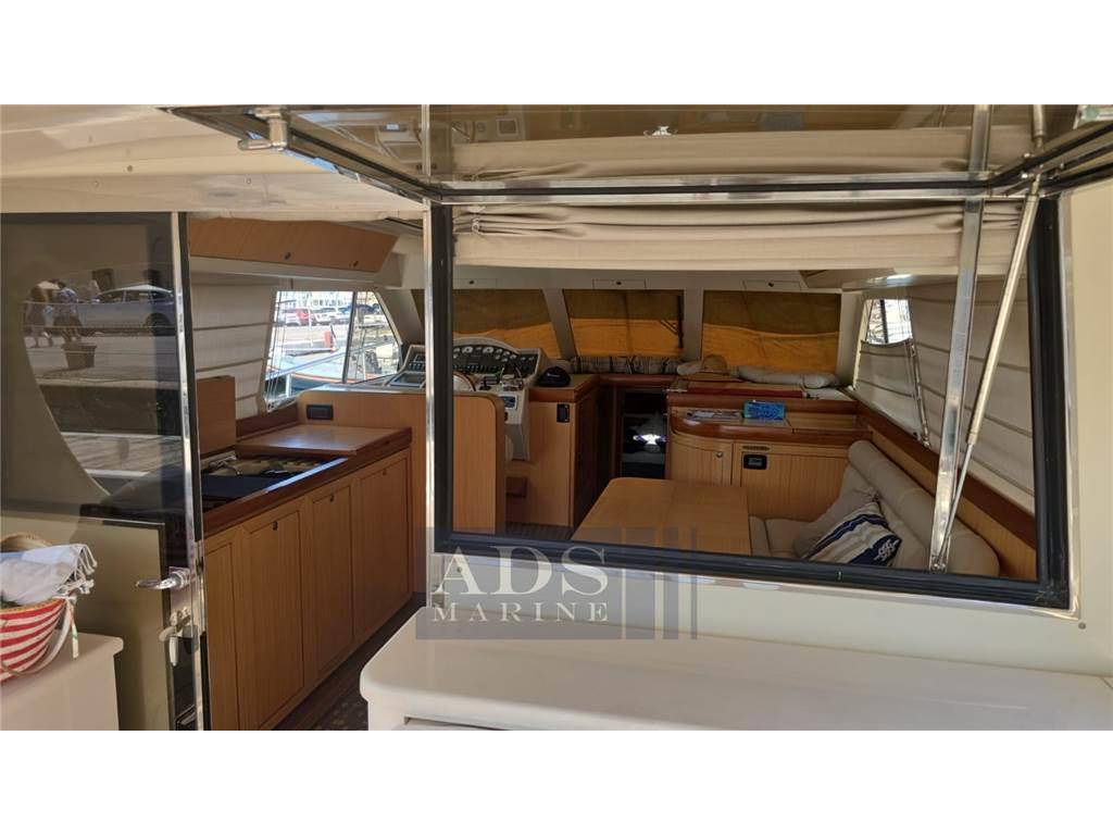 Solare 43 lobster