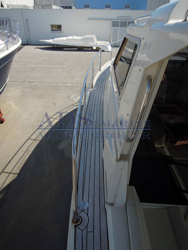 Sas vektor Adria 1002
