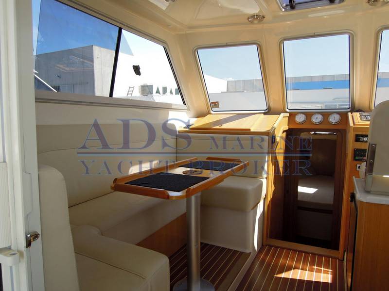 Sas vektor Adria 1002