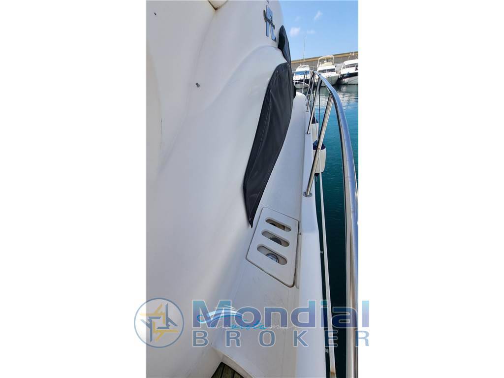 Azimut 42 fly