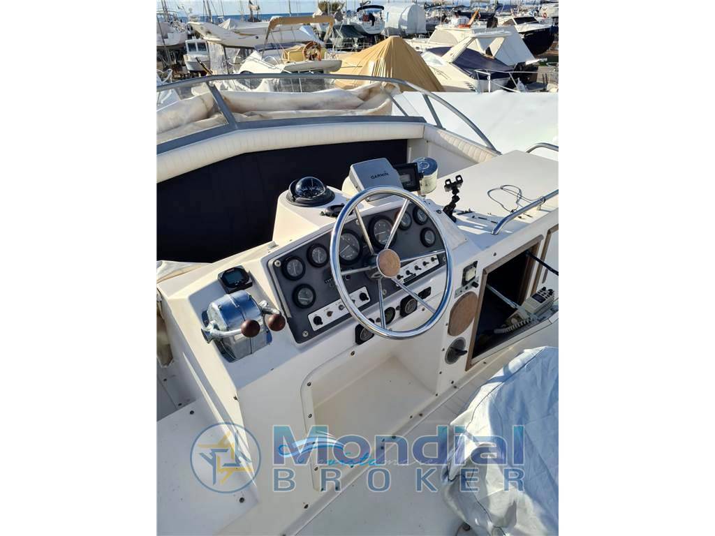 Bertram yacht 33' sf