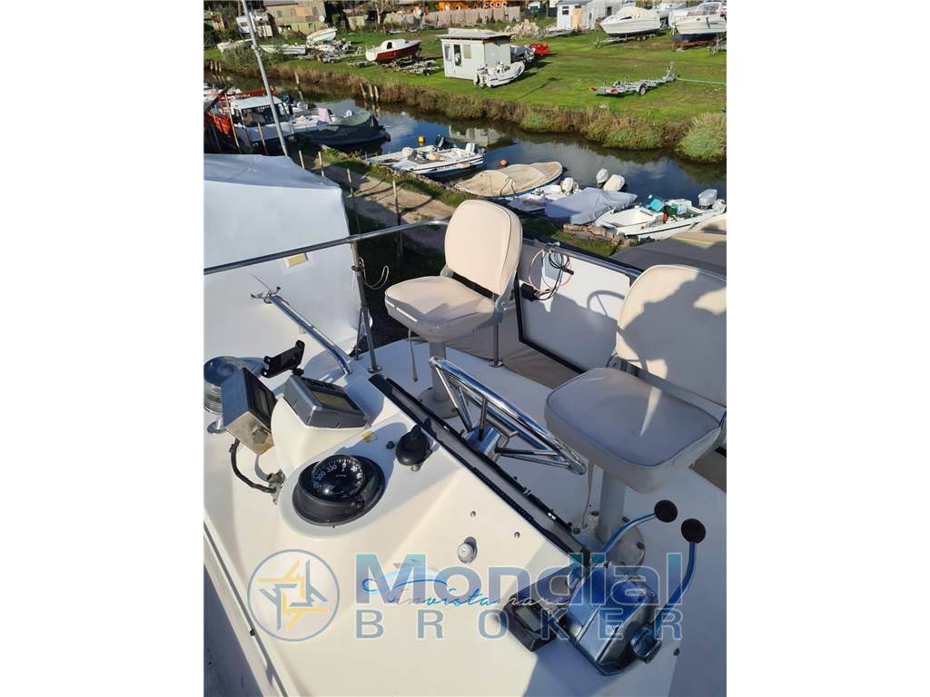 Bertram yacht 33' sf