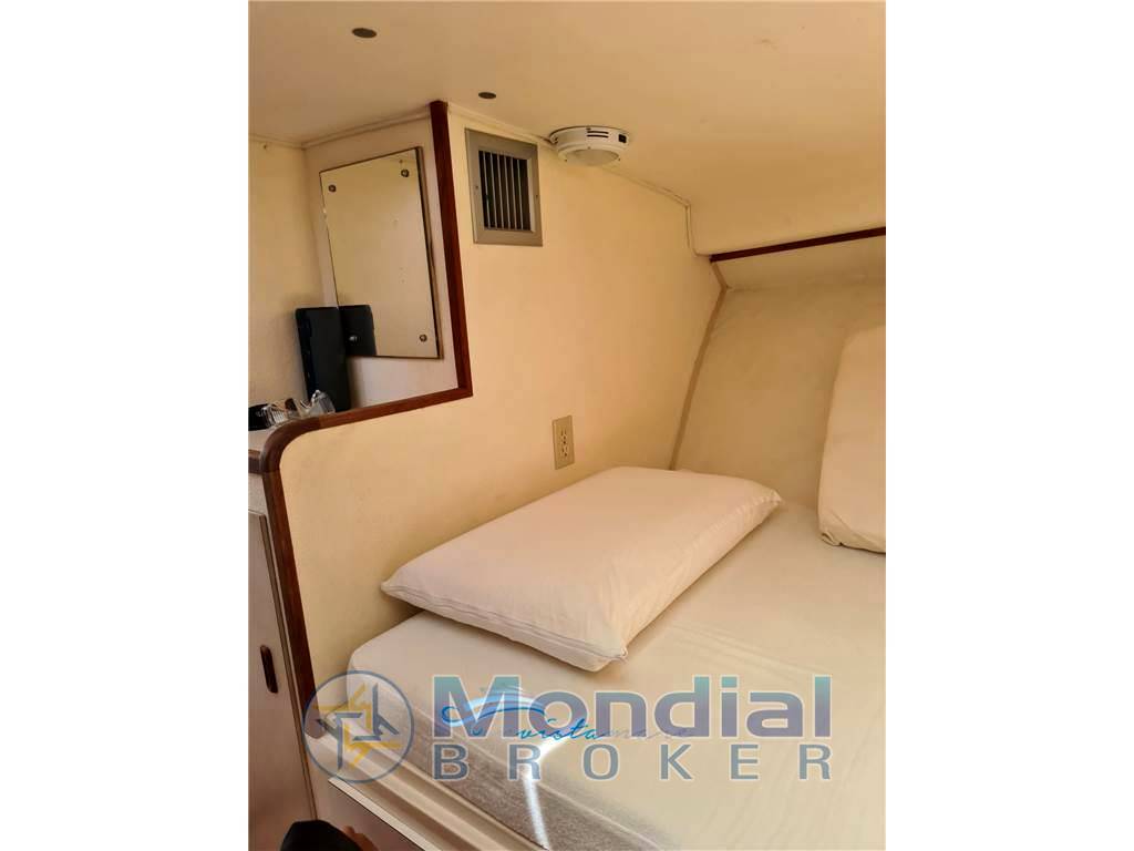 Bertram yacht 33' sf