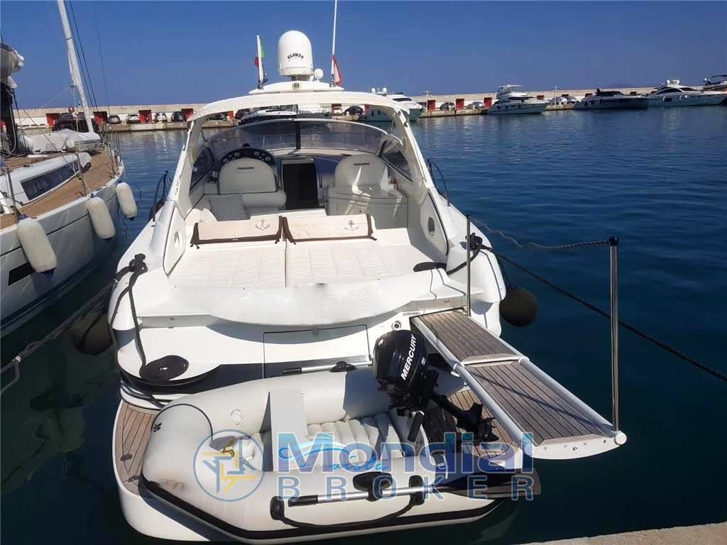 Pershing 37'
