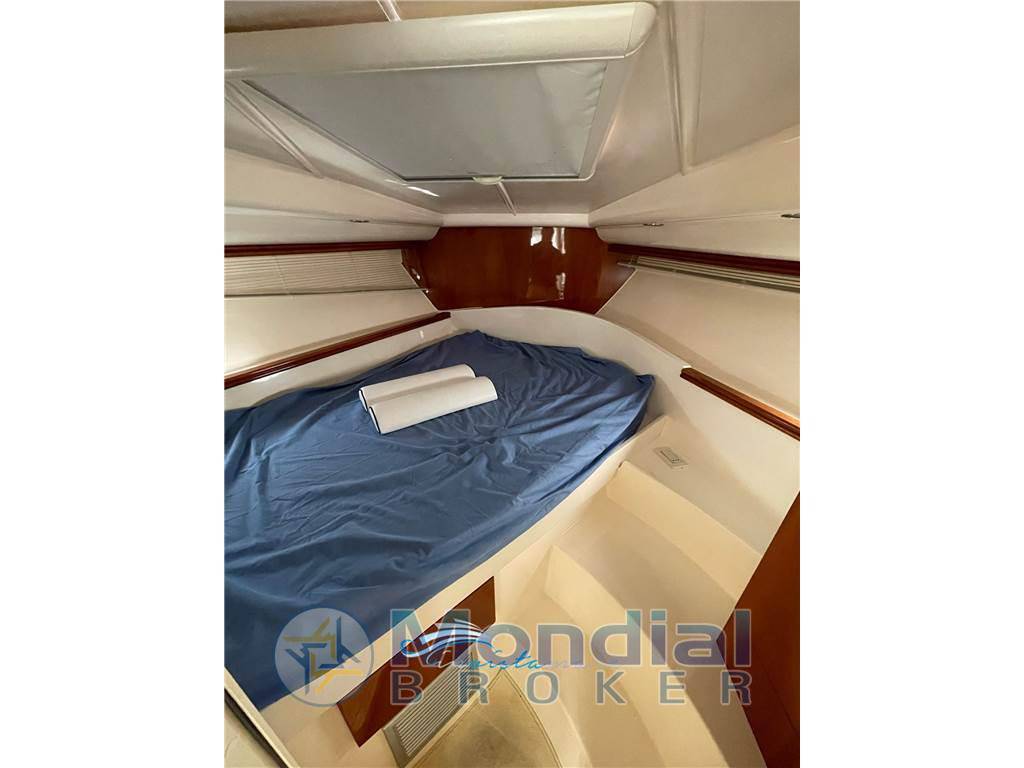 Pershing 37'