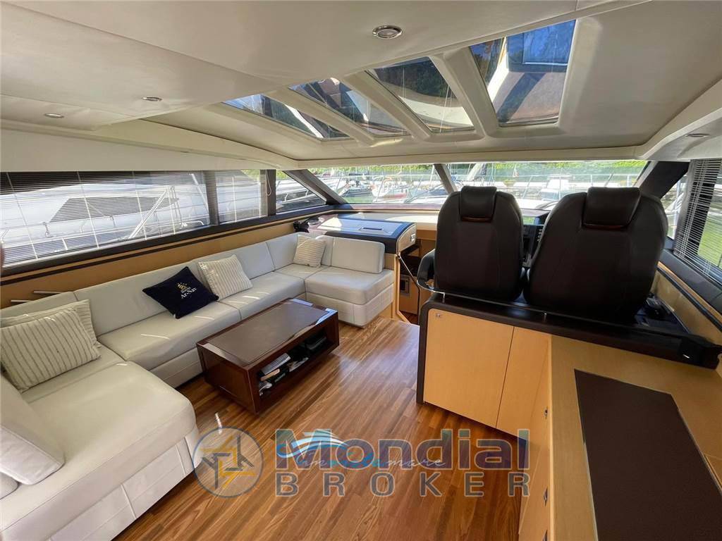Princess yachts V 62