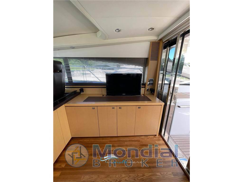 Princess yachts V 62