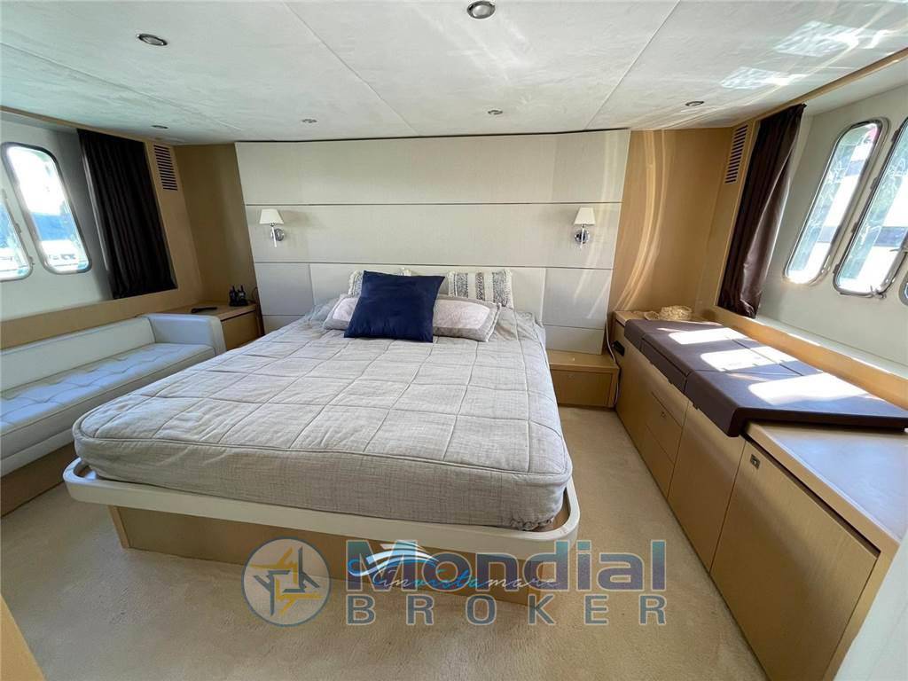Princess yachts V 62