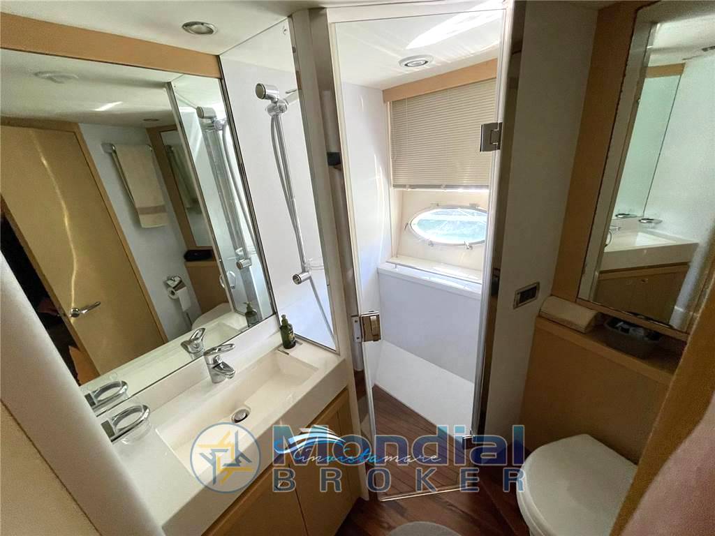 Princess yachts V 62
