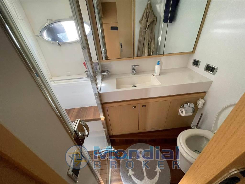 Princess yachts V 62