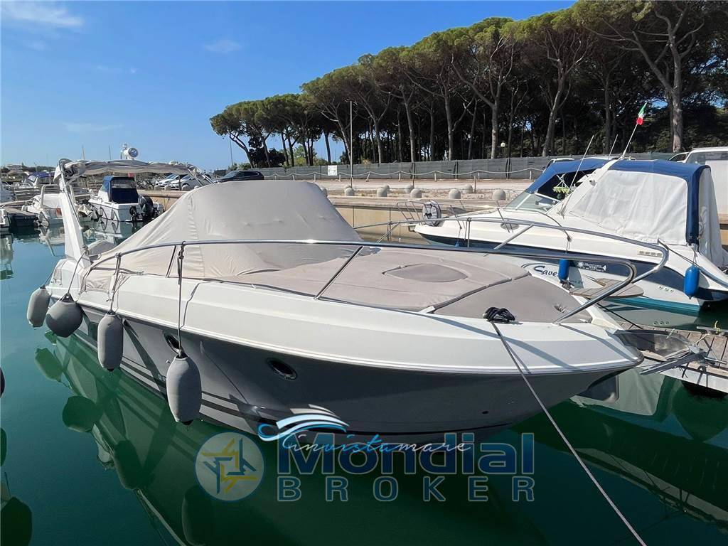 Beneteau Flyer 850 sun deck